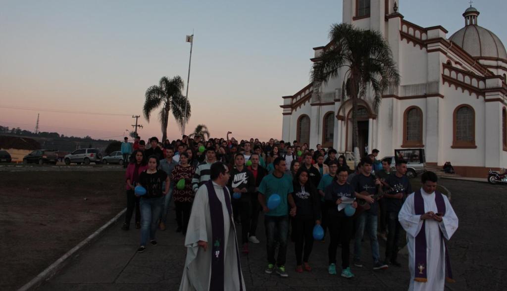 JUBILEU DA JUVENTUDE NO SANTUÁRIO SÃO BENEDITO Para viver com profundidade o Ano Santo da Misericórdia e em sintonia com a Jornada Mundial da Juventude, uma parte dos jovens do Setor Pastoral I