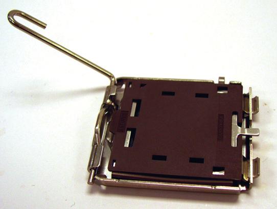Alinhe o pino 1 da CPU (marca de triângulo) com o canto do socket (ou pode alinhar os