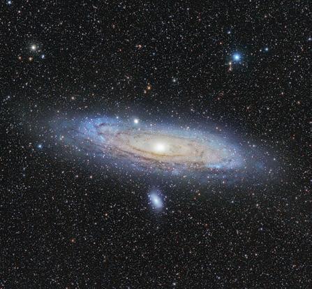 vida de fotógrafo Fotos: Carlos Fairbairn Acima, galáxia de Andrômeda (à esq.) e galáxia Grande Nuvem de Magalhães (à dir.