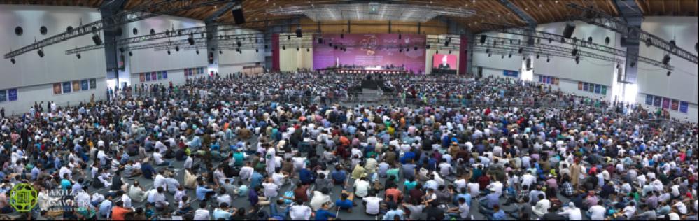 Mais tarde, Sua Santidade referiu-se ao exemplo do Sagrado Profeta (que a paz e as bênçãos de Allah estejam sobre ele) quando ele regressou