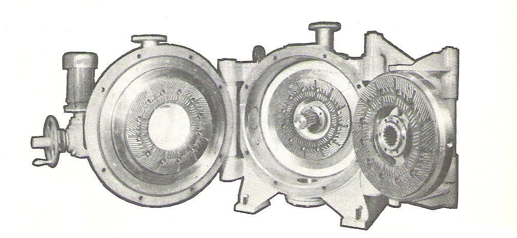 27 2.2.3. Refinadores de discos 1988): A figura 17 mostra um refinador de discos (PIREZ, KUAN, BENAZZI e BUGAJER, Figura17 - Refinador de discos. Fonte: (PIREZ, KUAN, BENAZZI e BUGAJER, 1988, p.612).