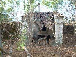 Património Tipologia Forno Cronologia Indeterminado Arqueológico Conservação Destruído Na envolvente encontram-se muitos artefactos de utilização doméstica, nomeadamente alguns recipientes cerâmicos.