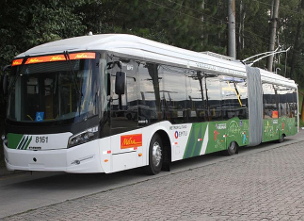 FROTA DE TRÓLEBUS Trólebus articulado de 18 metros de comprimento com capacidade de 150 passageiros e dotados