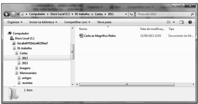 21 - ( Prova: CESPE - 2013 - FUB - Assistente em Administração / Noções de Informática ) Com relação ao sistema operacional Windows 7, à figura acima que mostra uma janela desse software e a