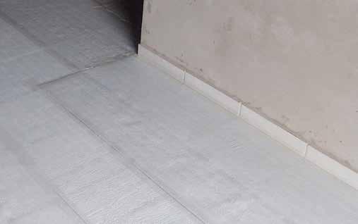 mm ± 1 mm Cor Branco Largura 00 mm m 1 Utilização em pisos de shopping center Proteção de áreas comuns