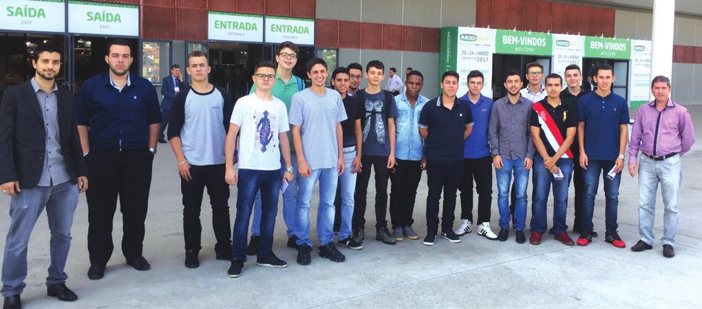 A turma do curso Mecânico de Usinagem M2MU visitou a empresa Kennametal do Brasil, em Indaiatuba-SP, no dia 20 de abril.