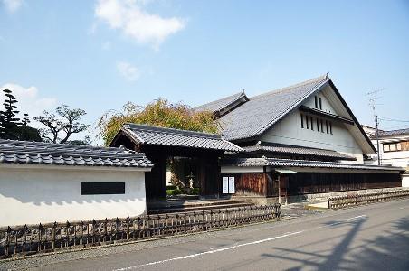 0584-91-5447 Museu Kyodokan 0584-75-1231 Museu Kinshouzan Kasekikan Suitopia Center (Cosmo Dome)