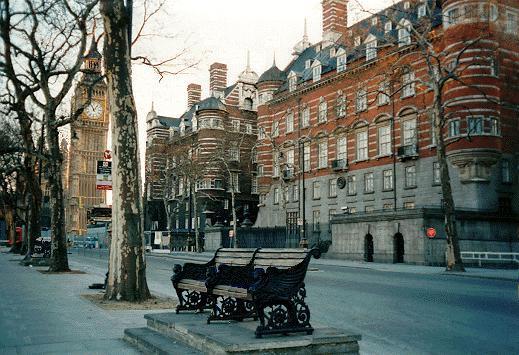 Prédios da New Scotland Yard original, agora chamados Norman Shaw Buildings, em