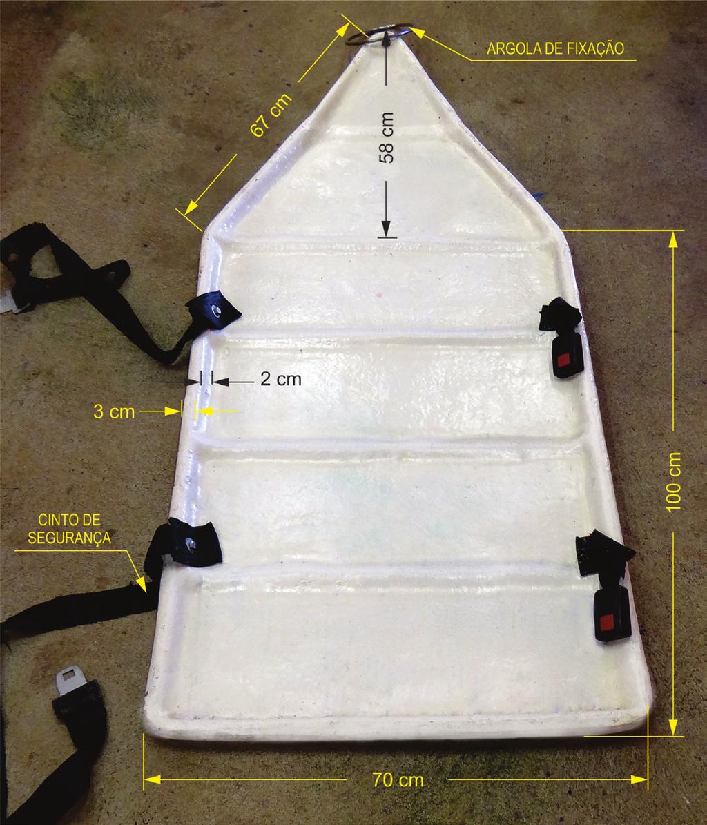 Equipamento para Transporte de Suínos com Dificuldade de Locomoção no Manejo e Suínos Mortos Outra alternativa para o manejo dos suínos incapacitados de locomoção é a utilização de macas de