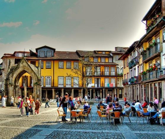 Medieval e o Belíssimo Centro Histórico da Cidade Património Mundial pela UNESCO.