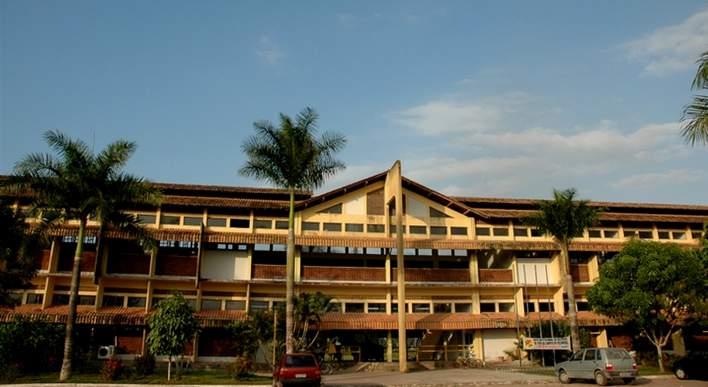 Campus Universitário de Castanhal Em 14 de abril de 1978, no Ginásio de Esportes Loyola Passarinho, realizou-se a Sessão Solene de assinatura do Convênio para a implantação da Universidade Federal do