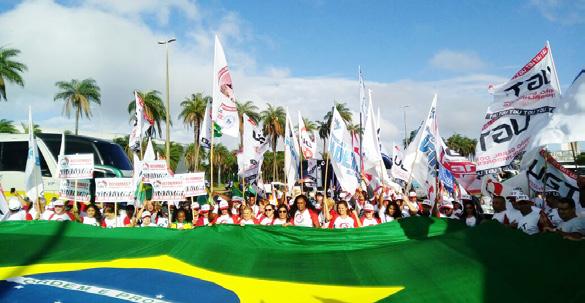 Trabalhadores mobilizaram Brasília A marcha trabalhadora, também recentemente convocada pelas centrais sindicais, foi histórica, em Brasília.
