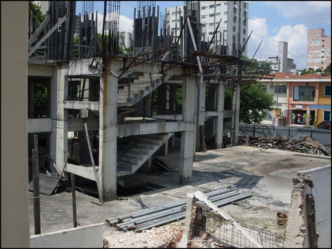 2. Estudo de Caso Descrição da Obra Tipo de Uso: Residencial Endereço: Av.