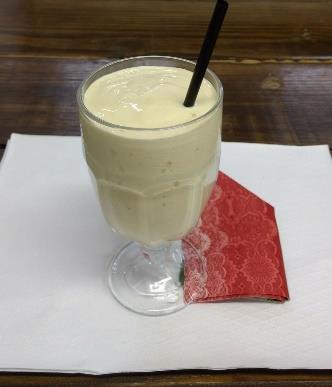 Milk Shake de Manga Segmento: Lanchonete Posto de Trabalho: Bebidas Categoria: Bebidas Momento de Consumo: Almoço/Jantar/Lanche/Pós Festa Rendimento: 6 porções Tempo de Preparo: 4h10 minutos Vigor