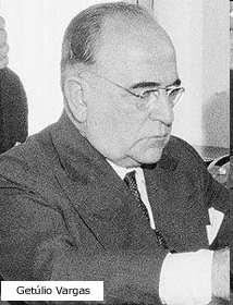 Getúlio Vargas foi deposto em 29 de Outubro de 1945, por um movimento militar liderado por generais que compunham o próprio