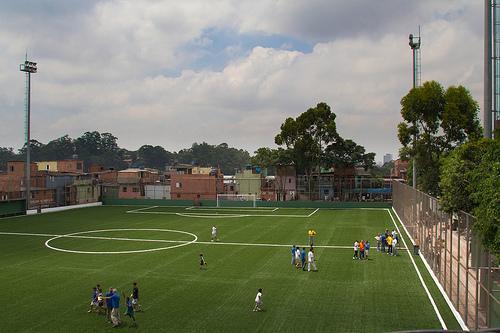 CAMPO DO PALMERINHA É utilizado com projetos e torneios, incluindo o grupo de caminhada Harmonia (voltado para 3ª Idade) e