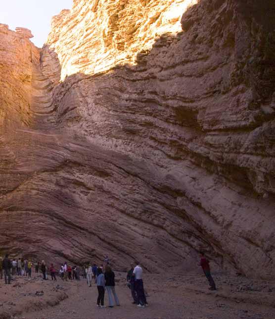 e aprecie as belíssimas montanhas a bordo do MoviTrack, veículo de teto retrátil que possibilita uma vista 360º, e ao longo do percurso note as transformações das cores e vegetações até chegar a