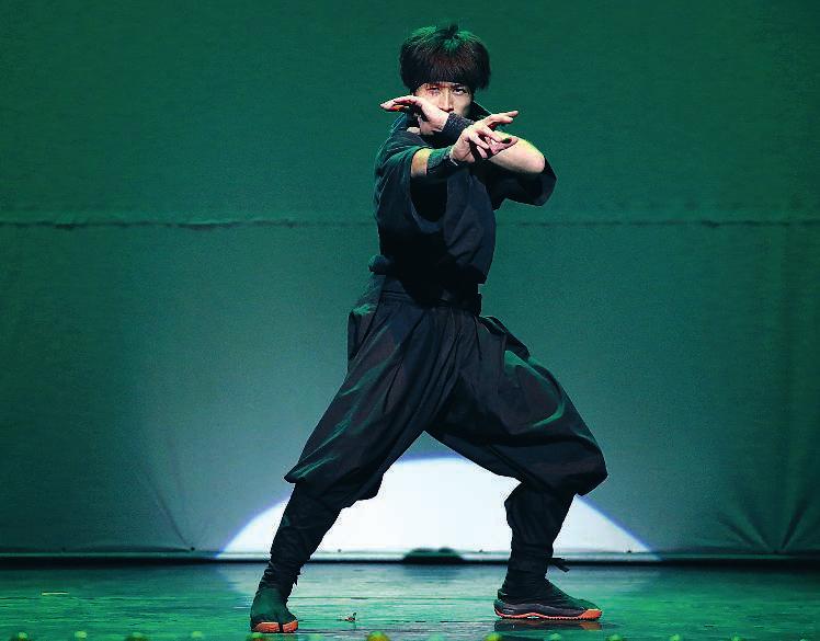 2016 a participação do Grupo Ashura, que é especialista na arte ninja do estilo Iga.