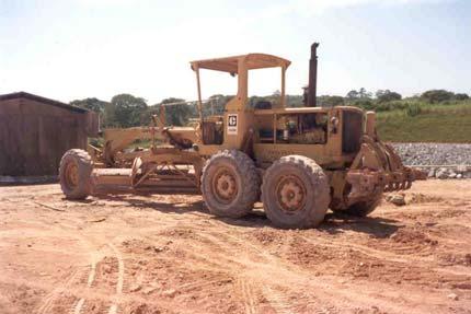 Segundo a especificação de terraplenagem do DERBA (2008), quanto aos materiais ocorrentes nos cortes são classificados: - materiais de 1ª categoria: compreendem os solos em geral, de natureza