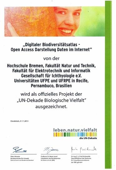 Diploma assinado por: Peter Altmaier Bundesminister für Umwelt, Naturschutz und Reaktorsicherheit Ministro Federal do Meio Ambiente, Proteção à Natureza e Segurança Nuclear da Alemanha Professor Dr.