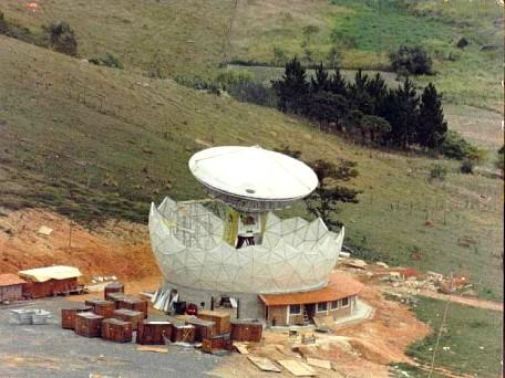 WORKSHOP da DAS (09/04/2014) Atividades vinculadas à Linha Radiofísica e ao Radio Observatório do Itapetinga Por que radioastronomia?