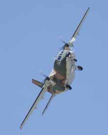 NOTICIÁRIO Uma missão conjunta a longa distância No dia 13 de Março, descolou da Base Aérea nº 4 (BA4), Lajes, pelas 12h50, um EH-101 Merlin para efectuar a recuperação de quatro tripulantes de um