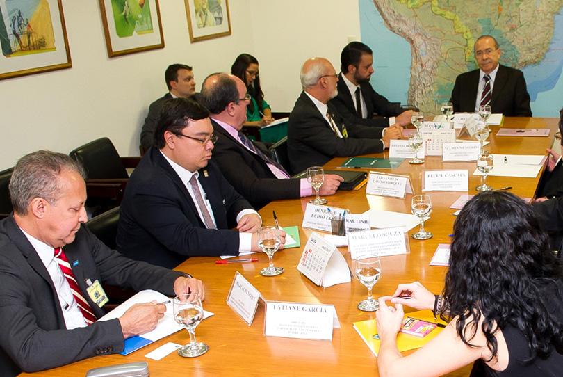 SINDIFARGO Encontro na Casa Civil da Presidência da República presidente executivo do Sindicato das Indústrias Farmacêu- O ticas no Estado de Goiás (Sindifargo), Marçal Henrique Soares, participou no