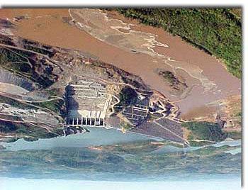24 FIGURA 2 Usina Hidrelétrica Machadinho, localizada no Rio Pelotas, entre SC e RS. Fonte: MAESA Machadinho Energética S.A. URL: <http://www.machadinho.com.