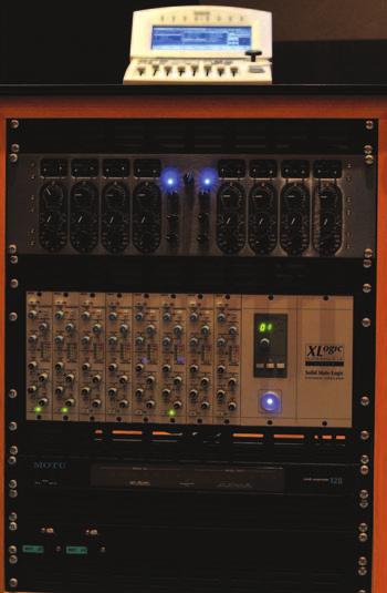 SuperAnalogue SSL X-Logic X-Rack (idênticos aos dois da AWS 900+) Conversores AD/DA SSL Alpha Link de 24 canais Interface Delta Link (64 canais para ProTools HD) Patchbay ADC Krone Placa RME HDSP