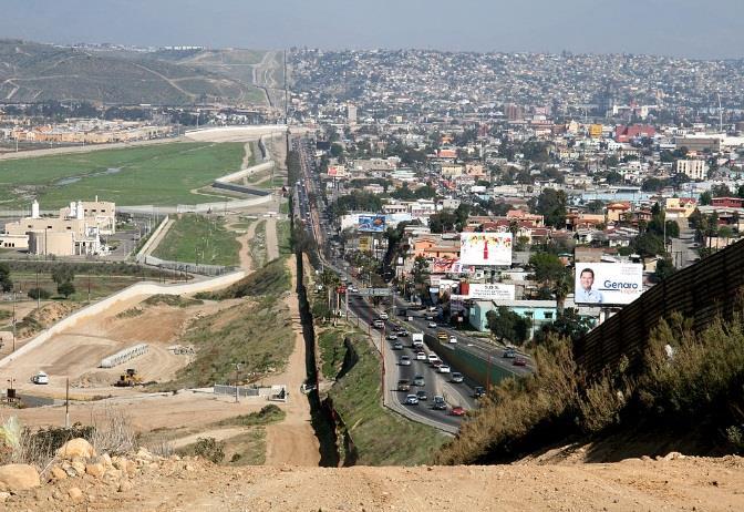 A ideia de controle está, portanto, vinculado à de território.