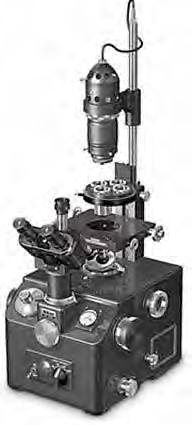 Microscópio ótico: Nikon (Japão - 1970) Características construtivas: microscópio invertido