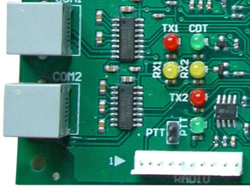 Os "straps" devem ser colocados na posição "RS232" quando a porta for configurada para operação serial RS232, e na posição "Modem" quando a porta for configurada para operar com o Modem.