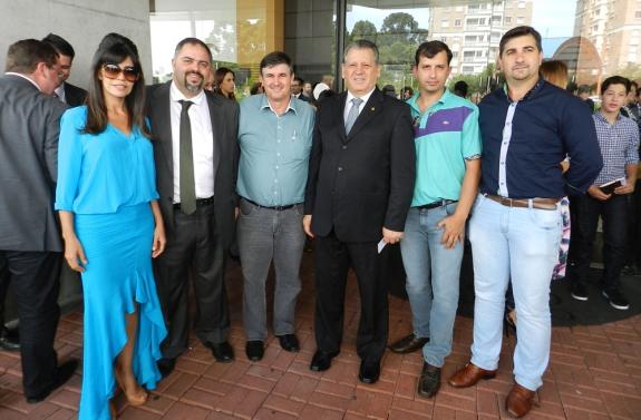 federais, senador e os suplentes.