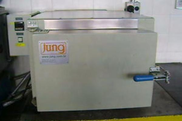 Foram utilizados dois fornos do laboratório da faculdade de tecnologia em metalurgia do SENAI Nadir Dias de Figueiredo de Osasco, para a solubilização foi utilizado um forno