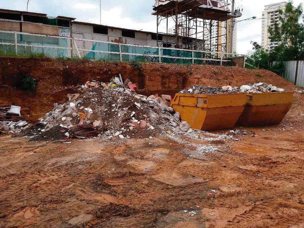 Entulho e Disperdicio SEM DORES DE CABEÇA O setor da construção civil se caracteriza como um dos que mais consomem recursos naturais, desde a produção de insumos, até a execução da obra e sua