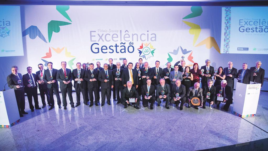 ESPECIAL Foto: Assessoria OCB Diferencial do cooperativismo do PR Prêmio Sescoop Excelência de Gestão, em 2015, teve quatro cooperativas paranaenses entre as 32 vencedoras: Castrolanda, C.