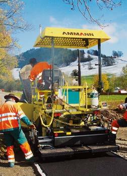 AFW 270 PAVIMENTADORA DE ESTRADAS COM RODAS UM EQUIPAMENTO COMPACTO FABRICADO PARA PROPORCIONAR VELOCIDADE Estes equipamentos foram concebidos para serem utilizados em locais estreitos ou de pequenas