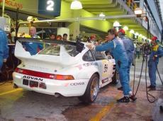 Com sete vitórias, a Porsche é a segunda maior vencedora da história da Mil Milhas. Por isso, era natural o empenho dos organizadores em assegurar a participação de veículos da marca.