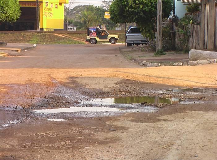 veículos que se encontra péssimo estado de conservação.