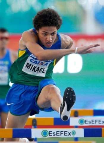 RAFAEL HENRIQUE PEREIRA (110 m com barreiras / 110 m hurdles) Nome completo / Full name: Rafael Henrique Campos Pereira Data de nascimento / Birth date: 08/04/1997 Local de nascimento / Place birth: