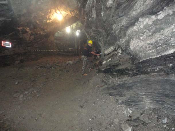 Introdução Todo processamento técnico de minerais resulta na liberação de radionuclídeos de meia-vida longa e curta provenientes das