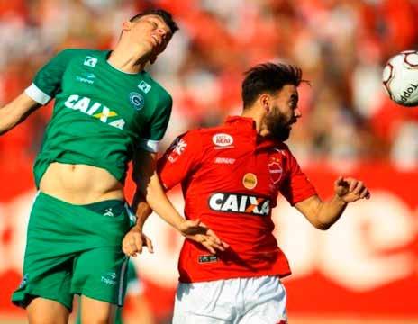 Pedro Bambu, logo no início da partida, e Marcelo Rangel, já no segundo tempo, evitaram os gols da equipe colorada.