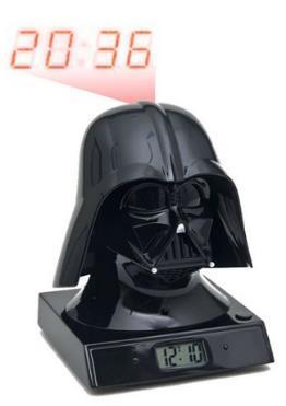 você deixou de dormir! Darth Vader ou R2D2 irá dizer-lhe a que horas são e acordá-lo com sons reais.