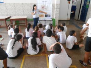 Foto 27:Centro de Informação Itinerante associado à ações de Educação em Saúde. Escola Municipal Jardim Amazônia.