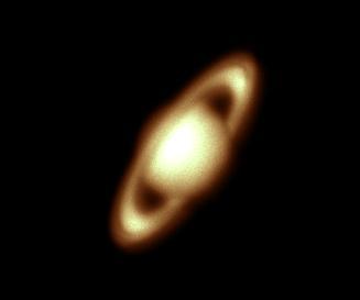 2 A Figura 4 mostra a imagem colorida do planeta Saturno obtida através do