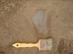 67 Verticalmente, o material arqueológico evidenciado nas primeiras camadas de escavação apresentou-se muito fragmentado.