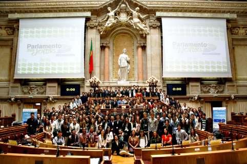 O fim da longa caminhada No fim do dia, regressámos a casa com a sensação de dever cumprido pois tínhamos dado o nosso contributo para a política nacional, para um Portugal melhor, mais igual e mais