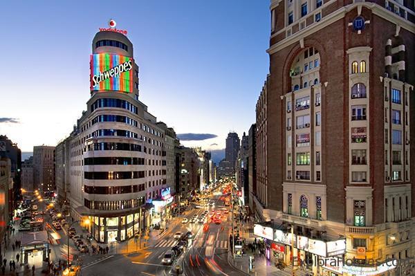 Bernabéu. Pernoite no hotel em Madri.