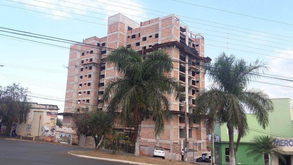 5/8 ALGUMAS DE NOSSAS REFERÊNCIAS CONSTRUTORA SEGENCO 31 3371-1616 CVM EMPREENDIMENT 31 3681-1853 DIRETOR. JORGE L. ALMEIDA 31 99122-8282 DIRETOR. BRUCE D. VIEGAS 31 99275-0566 DIRETOR.