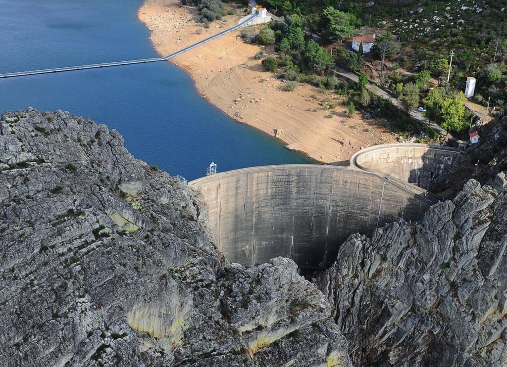 1.2.3.7 Aproveitamento Hidroelétrico de Santa Luzia O aproveitamento hidroelétrico de Santa Luzia tem uma potência total instalada de 24,4 MW (4 grupos de 6,1 MW).